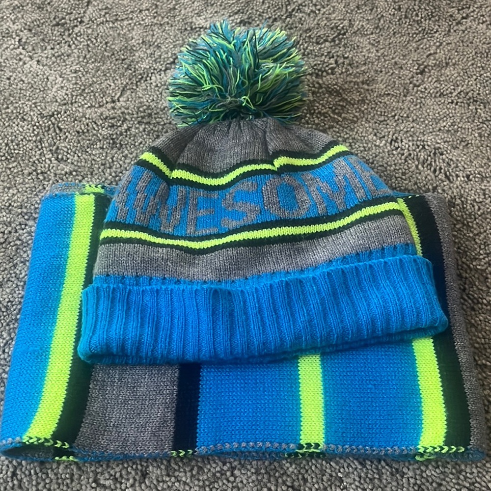 Children’s Place Hat and Scarf set blue, gray, neon green and blue